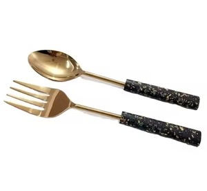 Ensemble de service à salade décoratif de luxe en métal, couverts en acier inoxydable pour une table à manger élégante - Product Image 1