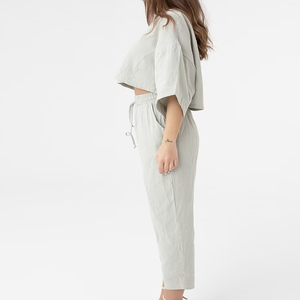 Nouvel Arrivage Ensemble 2 Pièces Femme Personnalisable avec Logo : Crop Top T-Shirt et Survêtement d'Été Décontracté Sportswear Vente en Gros OEM - Product Image 3