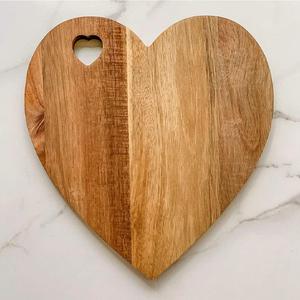 Planche à découper en bois SOFIYA CRAFT, rectangulaire, avec poignée, durable, écologique, passe au lave-vaisselle, planche de service pour la cuisine, épaisseur 1,5 cm - Product Image 4