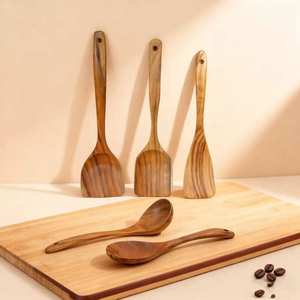 Juego de cucharas de madera natural rústica con espátula, cuchara para sopas, volteador y cuchara para mezclar para la preparación de alimentos en la cocina. - Product Image 3