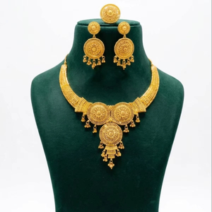 Juego de Collar de 4 Piezas Chapado en Oro Premium, Joyería para Mujer, Hecho a Mano, Superficie Pulida Suave, Diseño Elegante, Regalo para Boda o Fiesta - Product Image 1