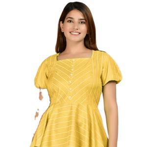 Top Regular Estampado a Rayas de Rayón Color Mostaza, Ropa Casual de Verano para Uso Diario, Venta al por Mayor, Cómoda y Elegante, Ropa de Mujer de Secado Rápido - Product Image 1