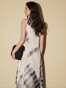 Vestido Maxi Sin Mangas Color Blanco Hueso con Estampado Abstracto Pintado a Mano, Cuello Alto, Corte Holgado, Ropa Casual de Verano, Tejido de Viscosa - Product Image 2