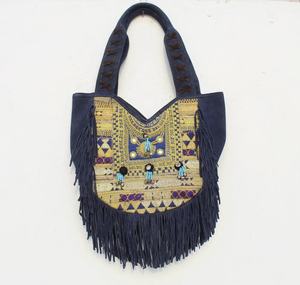 Bolso de mano bohemio con parche bordado de BANJARA, bolso de mano grande de cuero con flecos de BANJARA increíble - Product Image 1