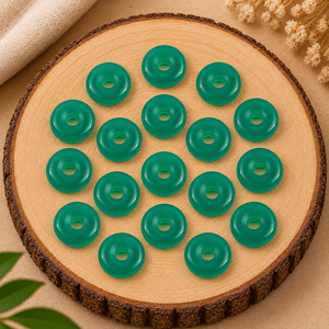 Pendentif Donut Lisse en Onyx Vert Facetté 15mm pour la Fabrication de Bijoux, Guérison par les Cristaux, Énergie Reiki, Breloque de Collier, Vente en Gros - Product Image 2