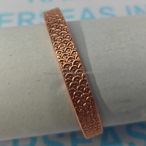 Bracelet magnétique en cuivre personnalisable, disponible en configurations à aimants simples, doubles ou triples, prix de fabrication en gros - Product Image 3