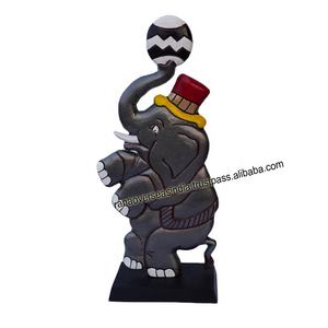 Statue d'éléphant en métal faite à la main et de haute qualité Figurines de vitrine d'animaux pour votre table de bureau à domicile Article décoratif et cadeau - Product Image 3