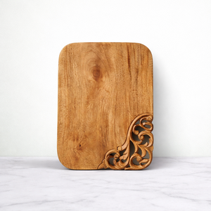 Elegante Tabla de Cortar de Madera de Arce con Detalle de Tallado en Esquina, Acabado Liso, Duradera, Apta para Alimentos, Bandeja de Servir para Cocina - Product Image 1