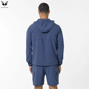 Conjunto de Pantalones Cortos y Chaqueta Cortavientos Azul Sólido para Hombre, Chaqueta Deportiva Impermeable con Capucha Premium y Pantalones Cortos Deportivos Tipo Cargo, 2 Piezas - Product Image 3