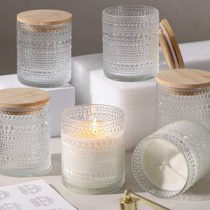 Pot à bougie en verre clair à motif gaufré avec couvercle en bambou pour bougies parfumées et décoration intérieure - Product Image 2