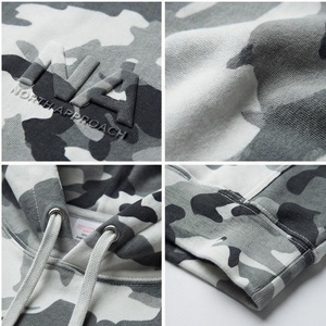 เสื้อฮู้ดลายพรางผู้ชาย ทรงปกติ ผ้าฝ้ายเฟรนช์เทอร์รี่ สไตล์ลำลอง มีกระเป๋าหน้า สำหรับฤดูใบไม้ร่วง - Product Image 3