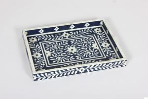 Plateau de service en incrustation d'os bleu et blanc avec base en résine et MDF Plateau décoratif pour salle à manger, table basse et divertissement à la maison - Product Image 3