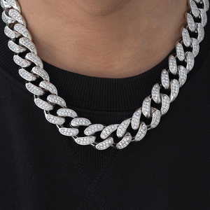 สร้อยคอแบบ Cuban Link สไตล์ฮิปฮอปพรีเมียมสำหรับผู้ชาย ประดับเพชรเลียนแบบ ดีไซน์หรูหราสำหรับงานปาร์ตี้และงานแสดงบนเวที - Product Image 3