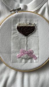 Débardeur de luxe pour femme brodé de perles avec broderie florale exquise, perles artisanales complexes et style élégant - Product Image 5