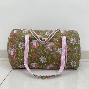 Sac de voyage en coton matelassé pour femme, grand sac de yoga, sac de week-end imprimé à la main avec fermeture éclair, motif floral, style bohème, luxe - Product Image 4