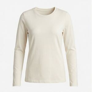 Camiseta de Manga Larga con Cuello Redondo para Mujer, Color Personalizado, Algodón Orgánico de Lujo, Preencogido, GOTS, Ajuste Clásico, Suave y Premium - Product Image 1