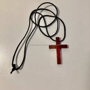 Pendentif en bois en forme de croix à porter ! Collier en noix de Grenoble fait main avec croix chrétienne : Parfait pour Pâques, Noël et usage quotidien Europe 200 - Product Image 3