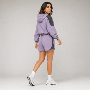 Ensemble de veste et short de sport pour femmes, couleur violette, à blocs de couleur, à capuche, coupe ample, respirant, printemps-été, tenue sportive deux pièces - Product Image 3