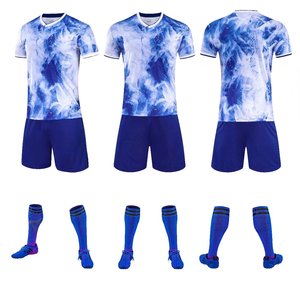 Ensemble de maillots de football personnalisés bleu et blanc en polyester pour adultes, manches courtes, uniforme sportif par sublimation, tenue d'entraînement et de match, vêtements de sport - Product Image 1