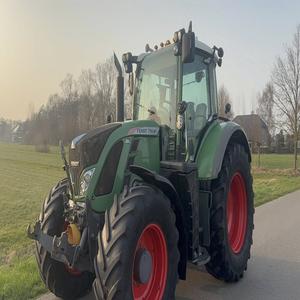 Tractor de Ruedas Fendt 714 VARIO 4WD Automático con Motor de Larga Duración, Rodamientos de Engranajes y Llaves Incluidas, Envío al por Mayor - Product Image 4
