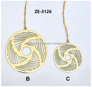 Sophisticated Handmade Brass <b>Wall</b> Hanging Elegant Dual-Tone Feather Metal hanging plastic christmas baubles - Product Image 2