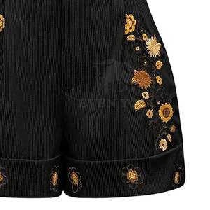 Shorts brodés fabriqués au Pakistan pour femmes, élégants, décontractés, confortables, parfaits pour un style de vie estival - Product Image 6