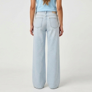 Jean en denim coupe bootcut pour homme, délavé clair, taille mi-haute, coupe droite, écologique, résistant à la décoloration, style streetwear, en coton, avec poches - Product Image 2
