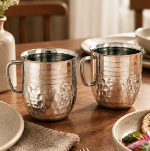 Tasses en métal forgées à la main de luxe, conçues avec des poignées modernes et une finition polie, pour les fêtes d'adultes, style vintage, pour la maison - Product Image 1