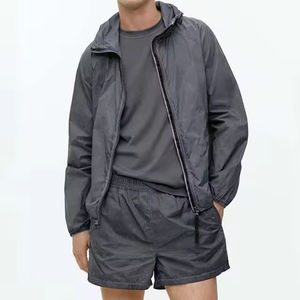 Ensemble de survêtement d'été personnalisé pour homme, deux pièces, avec fermeture éclair, coupe-vent en polyester, veste courte et short - Product Image 1