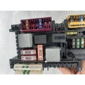 ECUs y Módulos de Computación Usados de Clase C 016706581 - Product Image 3