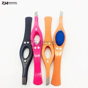 Pinzas de Cejas RMI de Alta Calidad con Punta Recta y Angular, 3 Colores con Recubrimiento en Polvo y Punta Plateada - Product Image 3