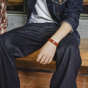 Vaqueros de mezclilla cruda selvedge de 15.6 oz para hombre, estilo vintage moderno, de pierna ancha con cierre de cremallera YKK, lavado oscuro, corte recto, casual - Product Image 3