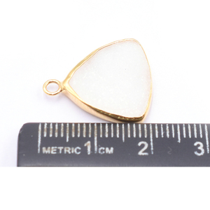 Colgante Triangular de Druzy Blanco, Plata de Ley 925, Bisel Chapado en Oro de 18K con Anilla para la Creación de Collares, Pulseras y Pendientes - Product Image 3
