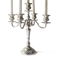Paire de chandeliers vintage plaqués argent, style rocaille baroque orné, 4 lumières, porte-bougies en métal, élégant centre de table