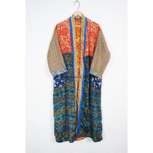 Robe longue kimono vintage en soie indienne pour femme, avec ceinture, style bohème, douce, pour l'été, idéale comme vêtement de nuit, robe de chambre, robe de demoiselle d'honneur ou de maternité, à ouverture frontale. - Product Image 3