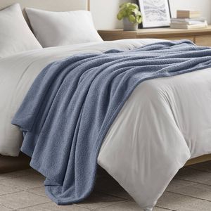 Couverture de lit douce et confortable pour lit double/grand lit - Product Image 1