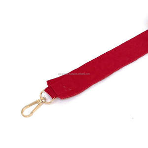 Bandoulière portative imperméable perlée rouge pour sac avec crochets de perles de rocaille Durable fait à la main - Product Image 4