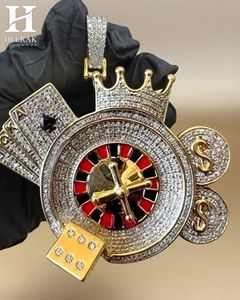 Collier personnalisé Hip Hop pour homme avec pendentif roue de roulette de casino, breloques cartes à jouer, dés, couronne et signe du dollar, entièrement serti de pierres - Product Image 3