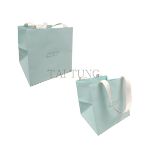 Tai Tung Luxury Mint Green Paper Gift <b>Bag</b> With Ribbon Handle Hot Stamping Logo Recyclable Art Paper Shopping <b>Bag</b> - Product Image 1