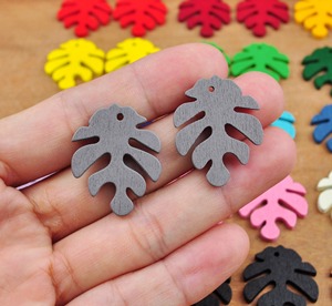 Boucles d'oreilles en bois de style contemporain, boucles d'oreilles en bois modernes, boucles d'oreilles en bois à finition colorée, article de vente en gros personnalisé pour usine - Product Image 3