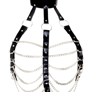 Harnais de poitrine en cuir noir avec sangle de cou et chaînes en acier, ajustement réglable pour les tenues de club - Product Image 2