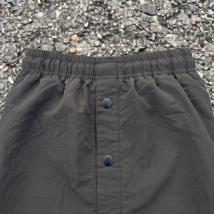 Shorts coupe-vent unisexe à séchage rapide en nylon imperméable avec boutons-pression pour la randonnée et l'entraînement en extérieur - Product Image 2