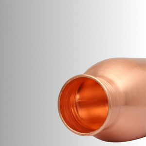 Vente en gros de porte-gobelets modernes en cuivre poli mat, bouteille d'eau avec bouchon à vis, antidérapant, portable, écologique, réutilisable, logo personnalisé. - Product Image 2