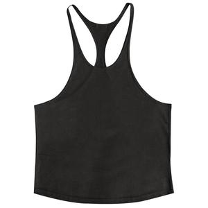 เสื้อกล้ามลำลองสีดำถักสำหรับผู้ชาย คอวี สำหรับออกกำลังกาย - Product Image 1