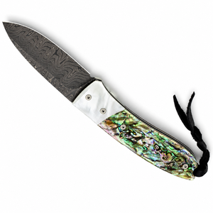 Mehrfarbige grün-blau-weiße Klappmesser mit Perlmuttmuster-Griff, Damastmuster-Klinge und schwarzem Lanyard für den täglichen Gebrauch im Freien - Product Image 4