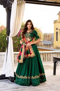 Conjunto de Lehenga Choli Impresionante, Inspirado en Celebridades, Ideal para Fiestas, Hecho a Mano con el Mejor Color, Trabajo Precioso, Ligero, de Seda Georgette - Product Image 3