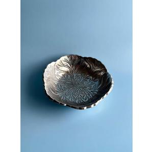 Floral Pattern Metal <b>Serving</b> Dish Polished Finish Decorative <b>Trays</b> For Home Accessories Handmade <b>Round</b> <b>Tray</b> For Candies - Product Image 1