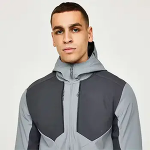 Survêtement gris pour homme avec blocs de couleur, manches longues, capuche, fermeture éclair sur le devant, poches latérales, coupe classique, style sportif décontracté, saison automne - Product Image 4