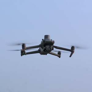 Drone thermique professionnel Mavic 3T Advanced pour l'inspection industrielle, transmission 15 km, autonomie de vol 45 min, matériau plastique - Product Image 3