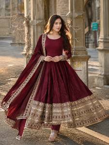 Traje de lujo Anarkali de seda georgette color granate con bordado pesado de oro Zari, vestido largo acampanado para bodas indias y pakistaníes - Product Image 2